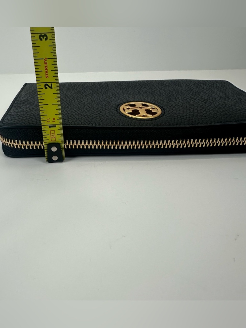 Tory Burch Black Pebbled Leather Zip Around Wallet Gold Logo Classic NWOT - Picture 15 of 15